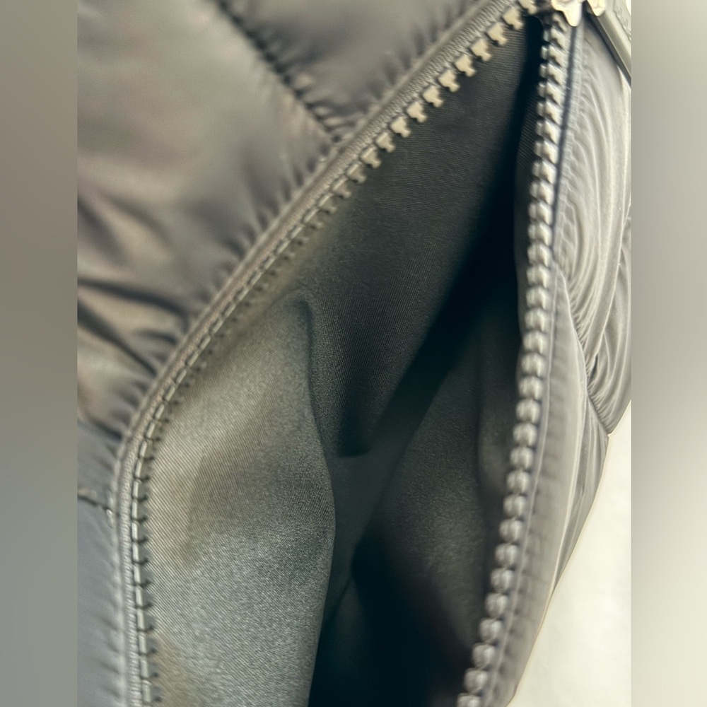 Lululemon Quilted Grid Small Tote, Black - Picture 11 of 16